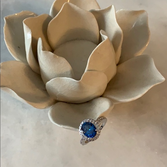 Blue Safire cubic zirconia ring halo - Picture 2 of 3